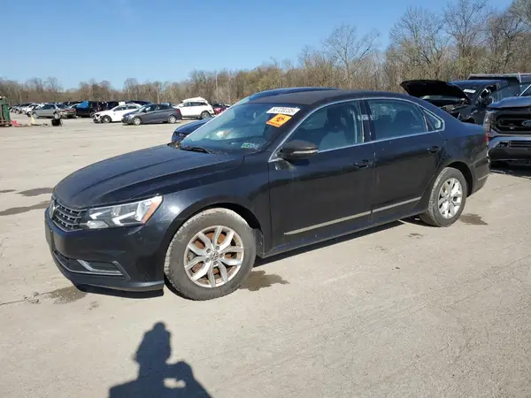 1VWAT7A38HC052593 2017 VOLKSWAGEN PASSAT - Image 1