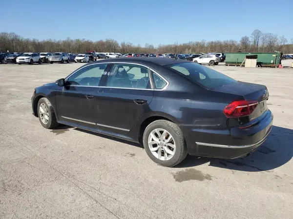 1VWAT7A38HC052593 2017 VOLKSWAGEN PASSAT - Image 2