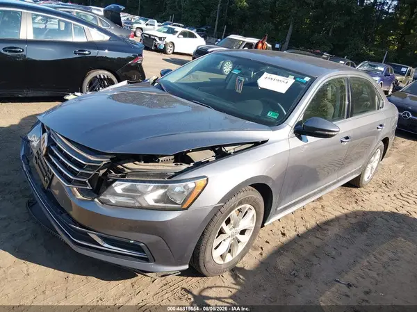 1VWAT7A38HC052755 2017 VOLKSWAGEN PASSAT - Image 2
