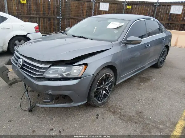 1VWAT7A38HC053307 2017 VOLKSWAGEN PASSAT - Image 2
