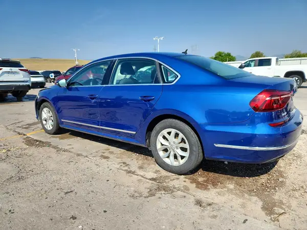 1VWAT7A38HC054750 2017 VOLKSWAGEN PASSAT - Image 2