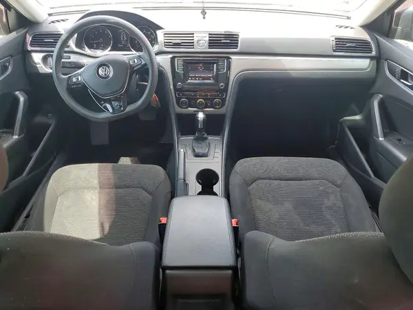 1VWAT7A38HC072763 2017 VOLKSWAGEN PASSAT - Image 8