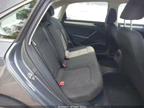 1VWAT7A38HC077932 2017 VOLKSWAGEN PASSAT - Image 8