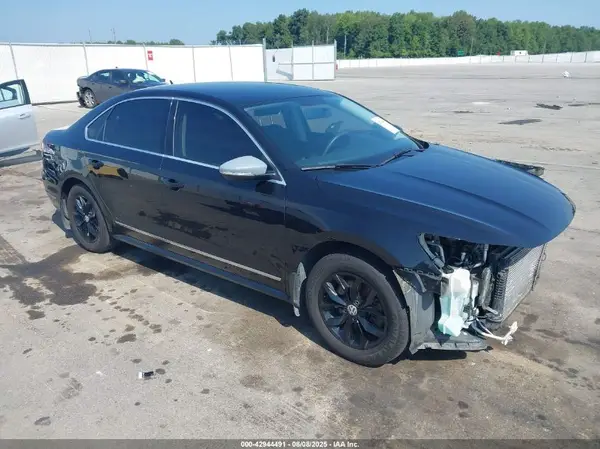 1VWAT7A38HC077994 2017 VOLKSWAGEN PASSAT - Image 1