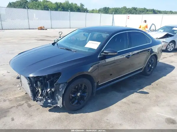 1VWAT7A38HC077994 2017 VOLKSWAGEN PASSAT - Image 2
