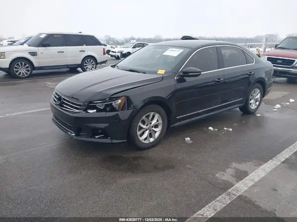 1VWAT7A38HC078000 2017 VOLKSWAGEN PASSAT - Image 2