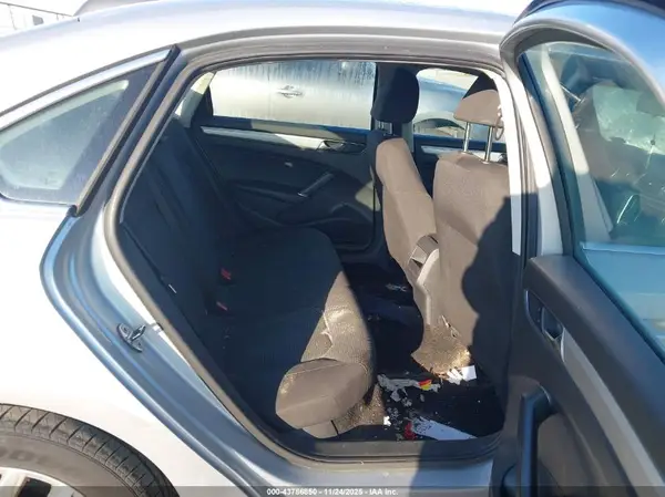 1VWAT7A38HC079423 2017 VOLKSWAGEN PASSAT - Image 8