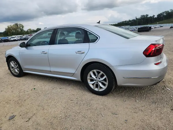 1VWAT7A38HC083360 2017 VOLKSWAGEN PASSAT - Image 2