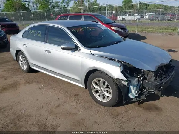 1VWAT7A39GC014305 2016 VOLKSWAGEN PASSAT - Image 1