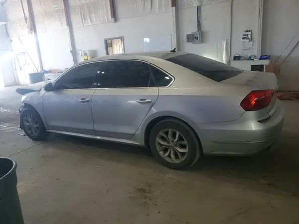1VWAT7A39GC020363 2016 VOLKSWAGEN PASSAT - Image 2