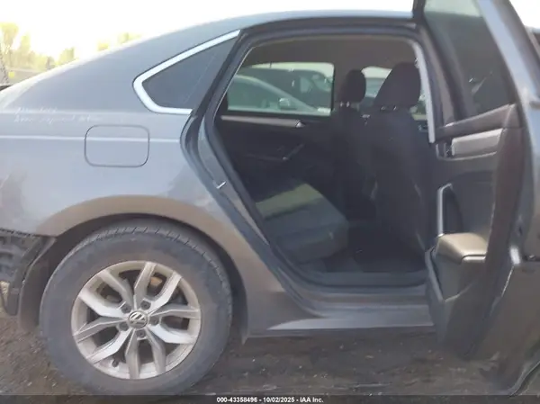 1VWAT7A39GC023084 2016 VOLKSWAGEN PASSAT - Image 8
