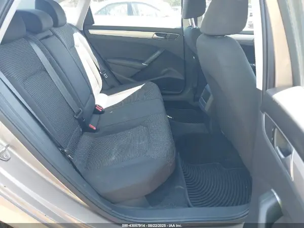 1VWAT7A39GC025742 2016 VOLKSWAGEN PASSAT - Image 8