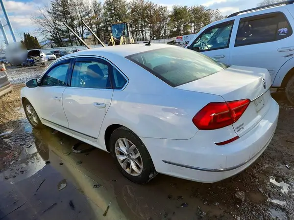 1VWAT7A39GC033615 2016 VOLKSWAGEN PASSAT - Image 2