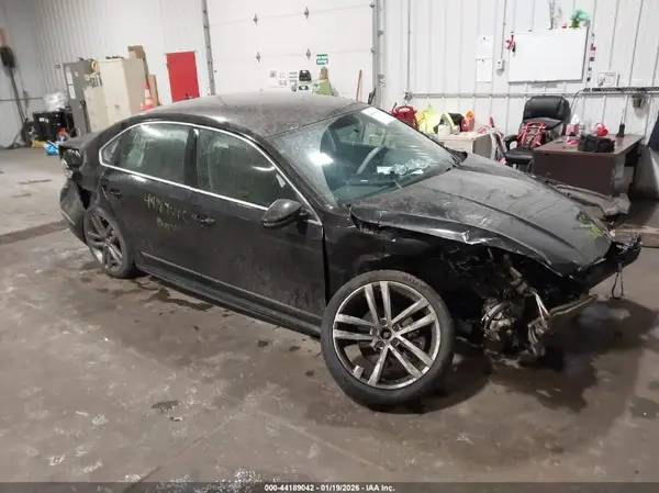 1VWAT7A39GC033677 2016 VOLKSWAGEN PASSAT - Image 1