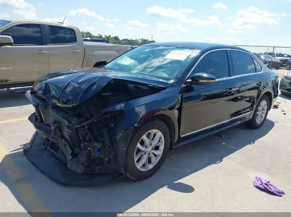 1VWAT7A39GC038877 2016 VOLKSWAGEN PASSAT - Image 2