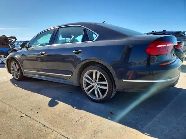 1VWAT7A39GC046364 2016 VOLKSWAGEN PASSAT - Image 2