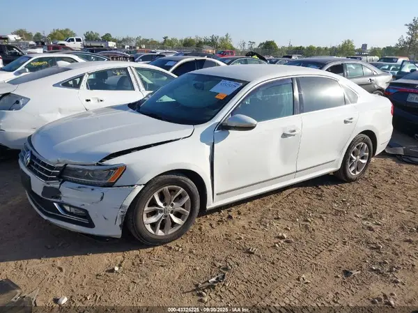 1VWAT7A39GC057042 2016 VOLKSWAGEN PASSAT - Image 2