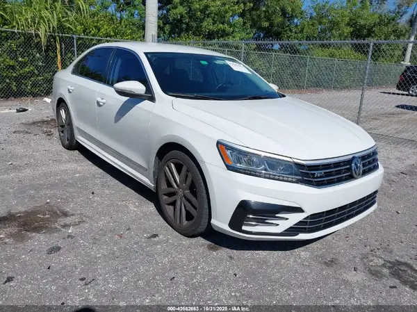 1VWAT7A39GC066453 2016 VOLKSWAGEN PASSAT - Image 1