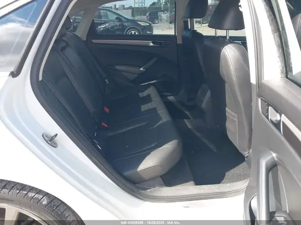 1VWAT7A39GC066565 2016 VOLKSWAGEN PASSAT - Image 8