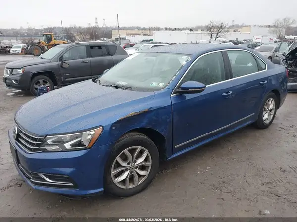 1VWAT7A39HC000583 2017 VOLKSWAGEN PASSAT - Image 2