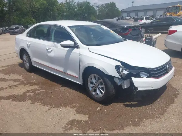 1VWAT7A39HC006898 2017 VOLKSWAGEN PASSAT - Image 1