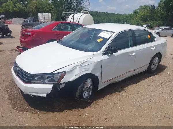 1VWAT7A39HC006898 2017 VOLKSWAGEN PASSAT - Image 2