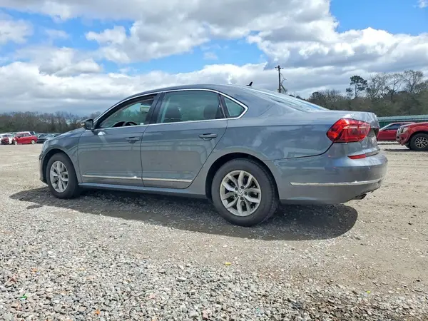1VWAT7A39HC009249 2017 VOLKSWAGEN PASSAT - Image 2