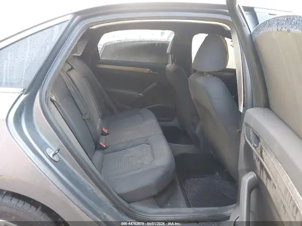 1VWAT7A39HC011261 2017 VOLKSWAGEN PASSAT - Image 8