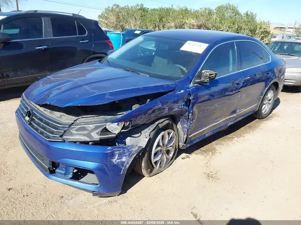 1VWAT7A39HC011342 2017 VOLKSWAGEN PASSAT - Image 2