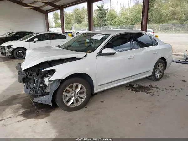 1VWAT7A39HC019330 2017 VOLKSWAGEN PASSAT - Image 2