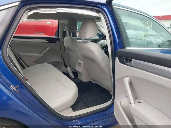 1VWAT7A39HC022759 2017 VOLKSWAGEN PASSAT - Image 8