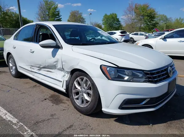 1VWAT7A39HC024916 2017 VOLKSWAGEN PASSAT - Image 1