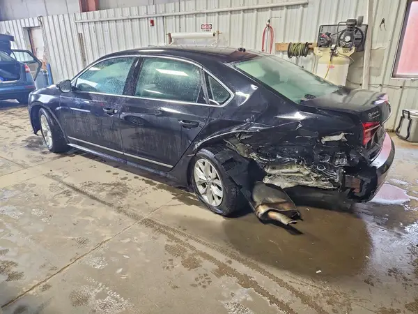 1VWAT7A39HC029775 2017 VOLKSWAGEN PASSAT - Image 2
