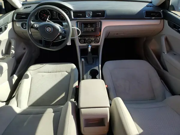 1VWAT7A39HC031378 2017 VOLKSWAGEN PASSAT - Image 8