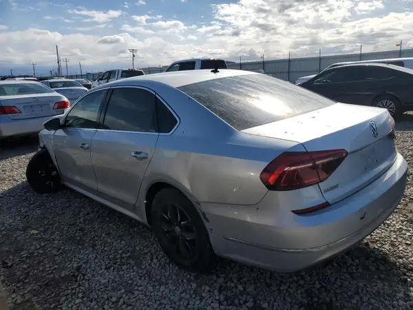 1VWAT7A39HC032322 2017 VOLKSWAGEN PASSAT - Image 2