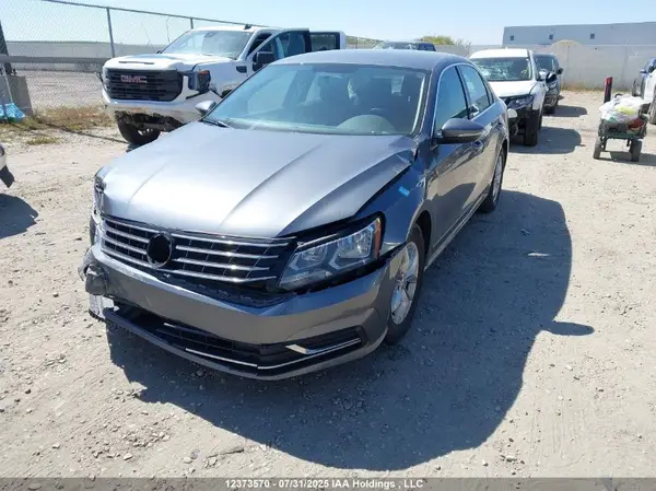 1VWAT7A39HC041408 2017 VOLKSWAGEN PASSAT - Image 2