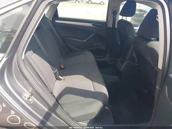 1VWAT7A39HC048388 2017 VOLKSWAGEN PASSAT - Image 8