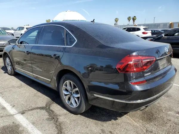 1VWAT7A39HC051792 2017 VOLKSWAGEN PASSAT - Image 2