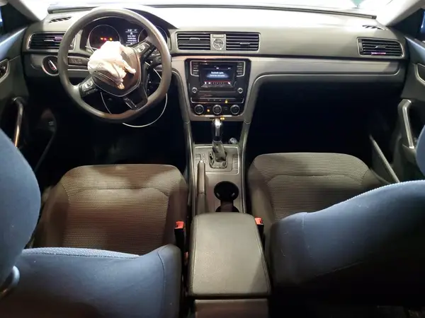 1VWAT7A39HC051825 2017 VOLKSWAGEN PASSAT - Image 8