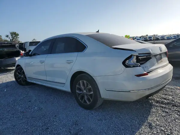 1VWAT7A39HC052442 2017 VOLKSWAGEN PASSAT - Image 2