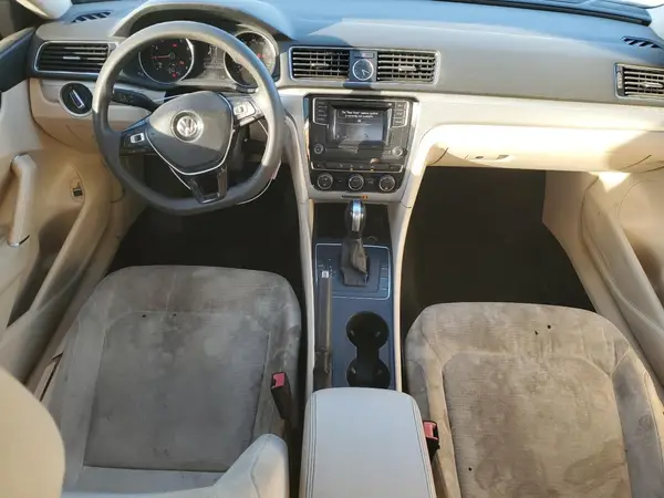 1VWAT7A39HC053235 2017 VOLKSWAGEN PASSAT - Image 8