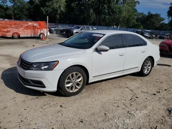1VWAT7A39HC071900 2017 VOLKSWAGEN PASSAT - Image 1