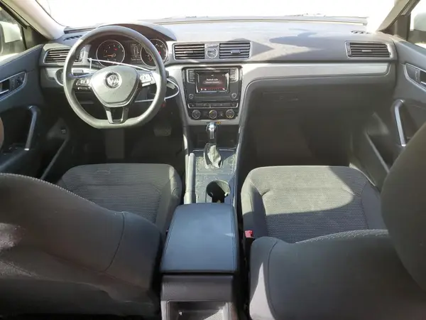 1VWAT7A39HC071900 2017 VOLKSWAGEN PASSAT - Image 8