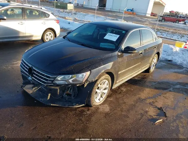 1VWAT7A39HC075767 2017 VOLKSWAGEN PASSAT - Image 2