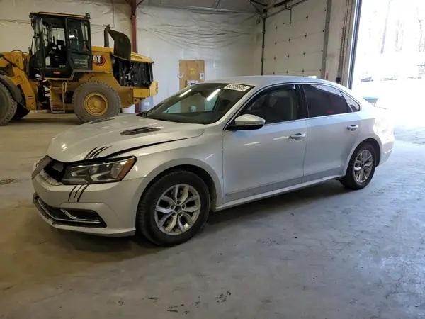 1VWAT7A39HC085733 2017 VOLKSWAGEN PASSAT - Image 1