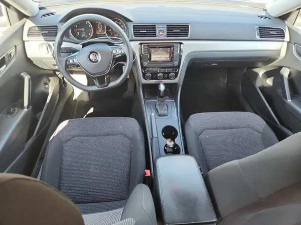 1VWAT7A39HC086171 2017 VOLKSWAGEN PASSAT - Image 8