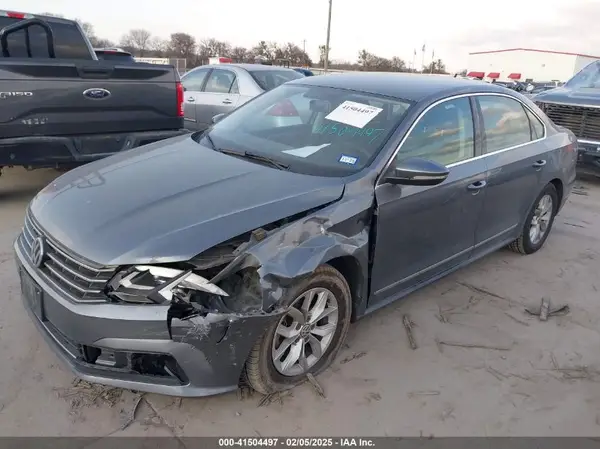 1VWAT7A39HC086199 2017 VOLKSWAGEN PASSAT - Image 2
