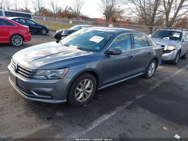 1VWAT7A3XGC020761 2016 VOLKSWAGEN PASSAT - Image 2