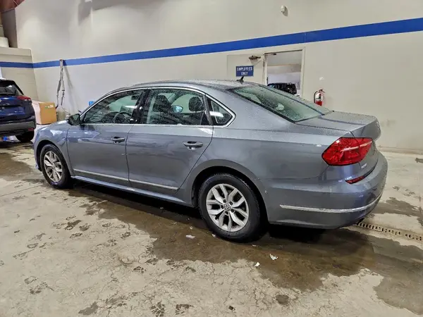1VWAT7A3XGC024177 2016 VOLKSWAGEN PASSAT - Image 2