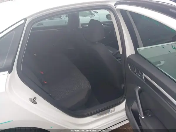 1VWAT7A3XGC032716 2016 VOLKSWAGEN PASSAT - Image 8